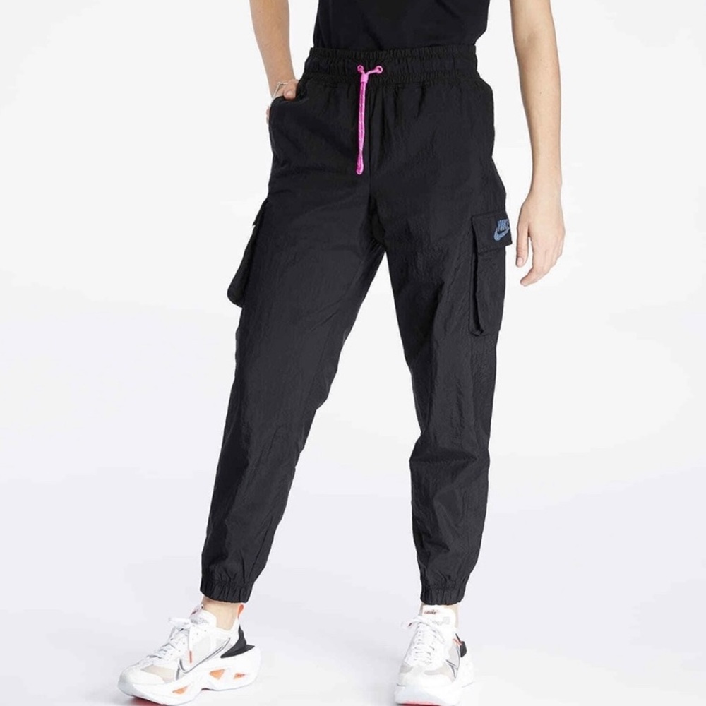 Nike Sportswear Womens Icon Clash Pants
Black/Fire Pink CV9046-010_Size S